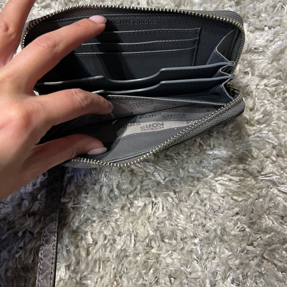 Michael Kors Wristlet - Picture 4 of 9